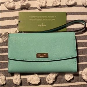 Kate spade wristlet with phone slot